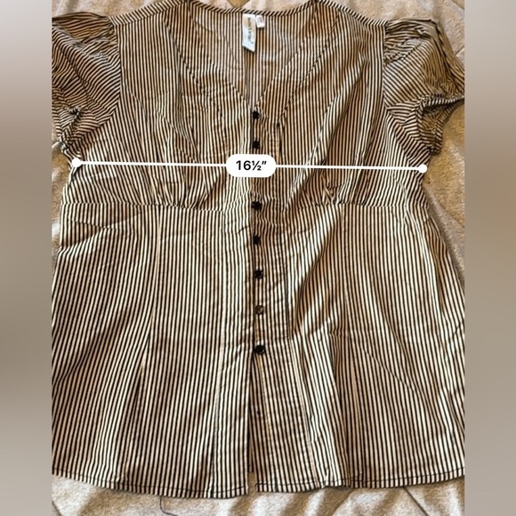 HESTER & ORCHARD | Anthro Ruffle Shoulder Top Large - Picture 3 of 5